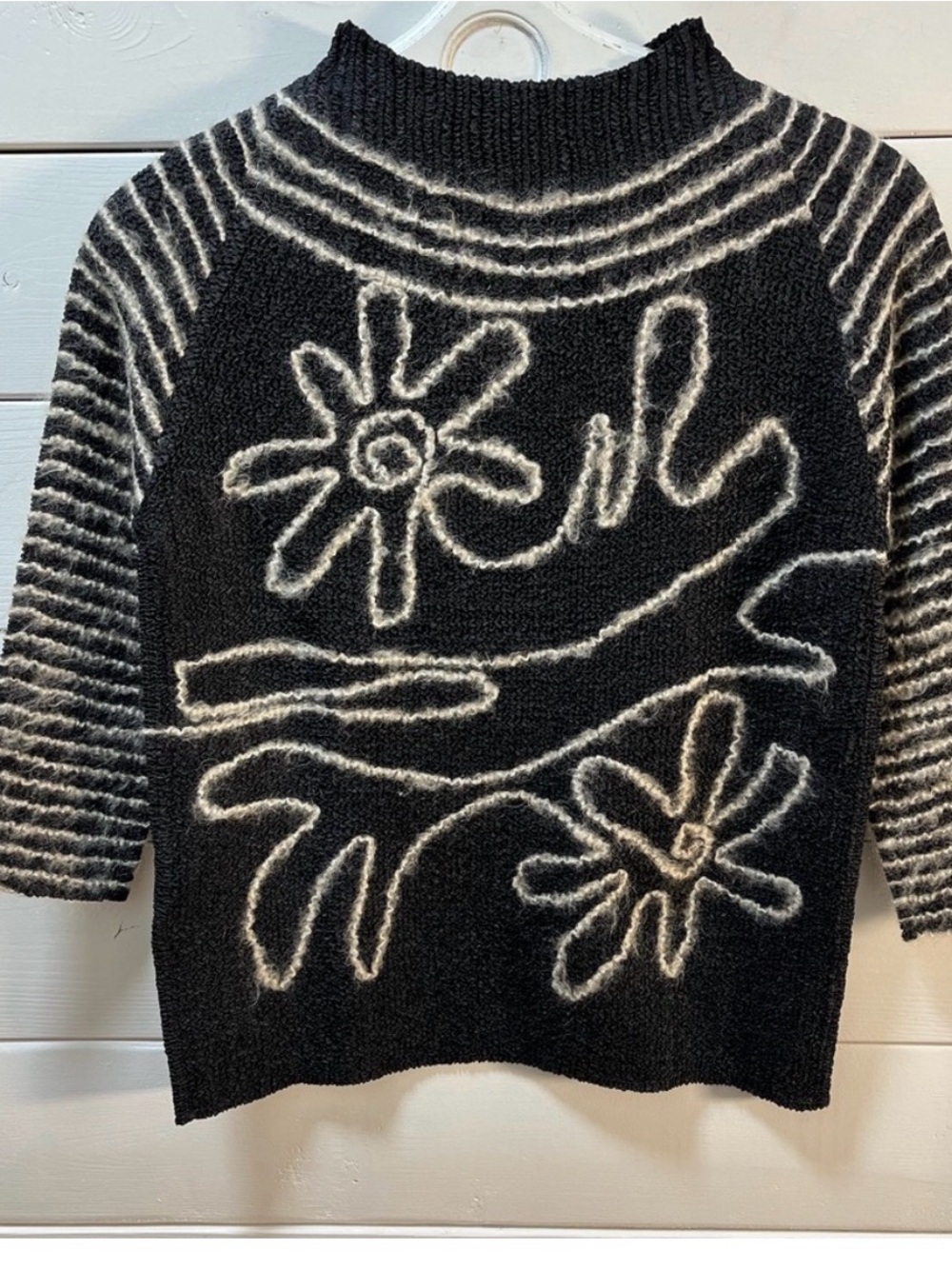 NESS Stretch Sweater G/L – Black & White